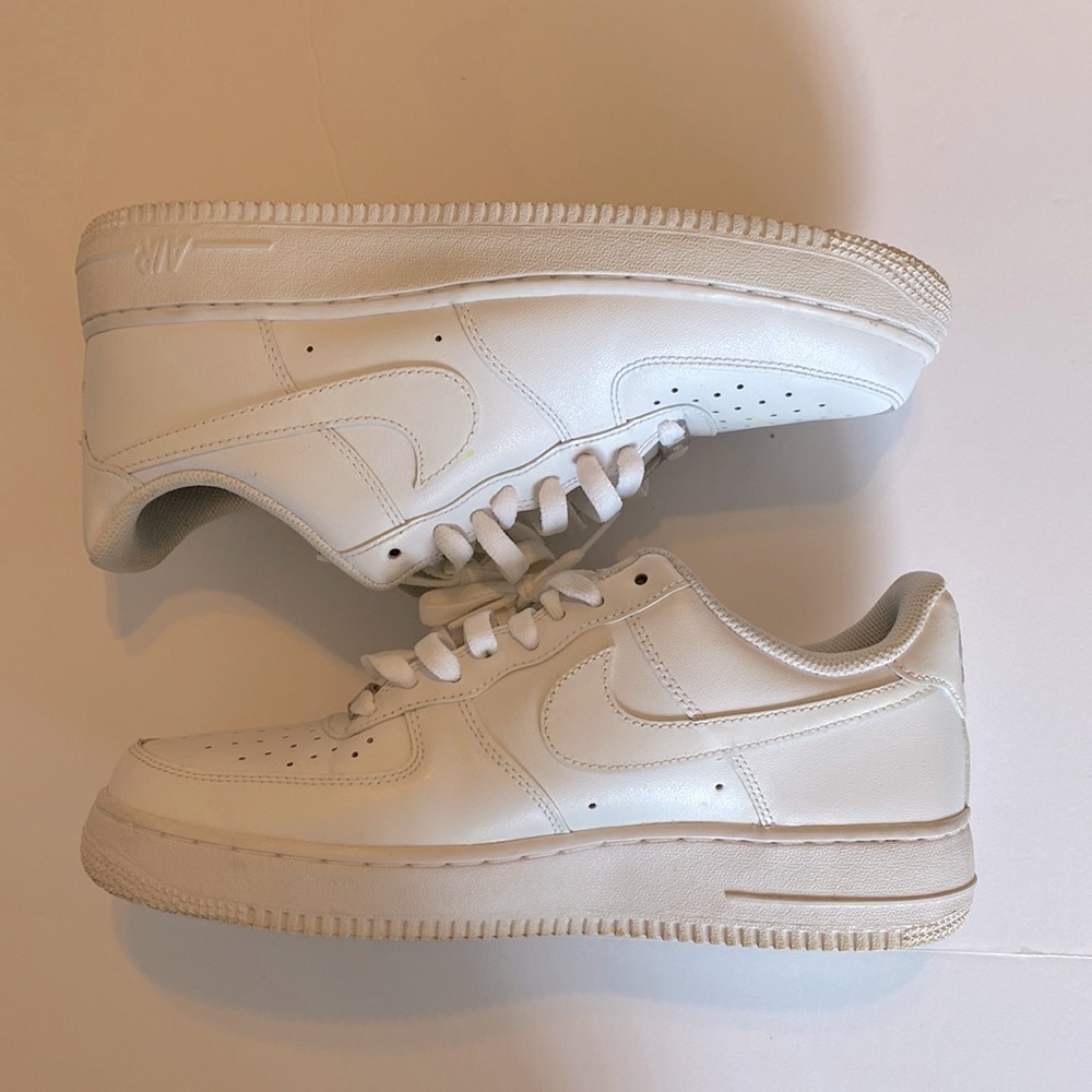 Nike air forces low